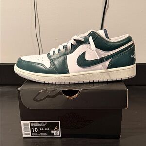 Nike Air Jordan 1 Low SE - Green and White